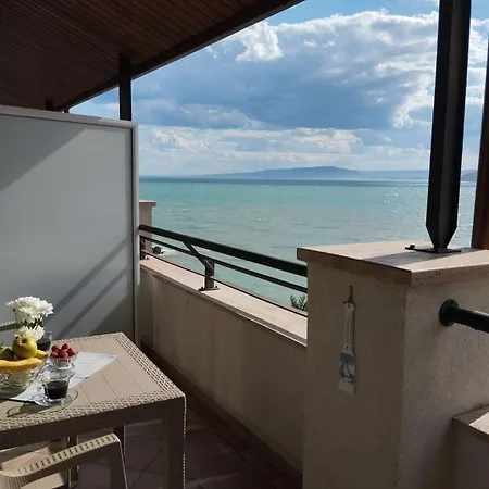 Sea View C 514 بالشيك